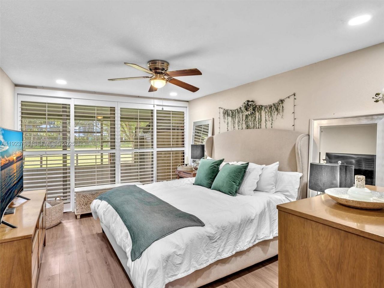 1489 Fairway Rd, Pembroke Pines, FL 33026 Photo