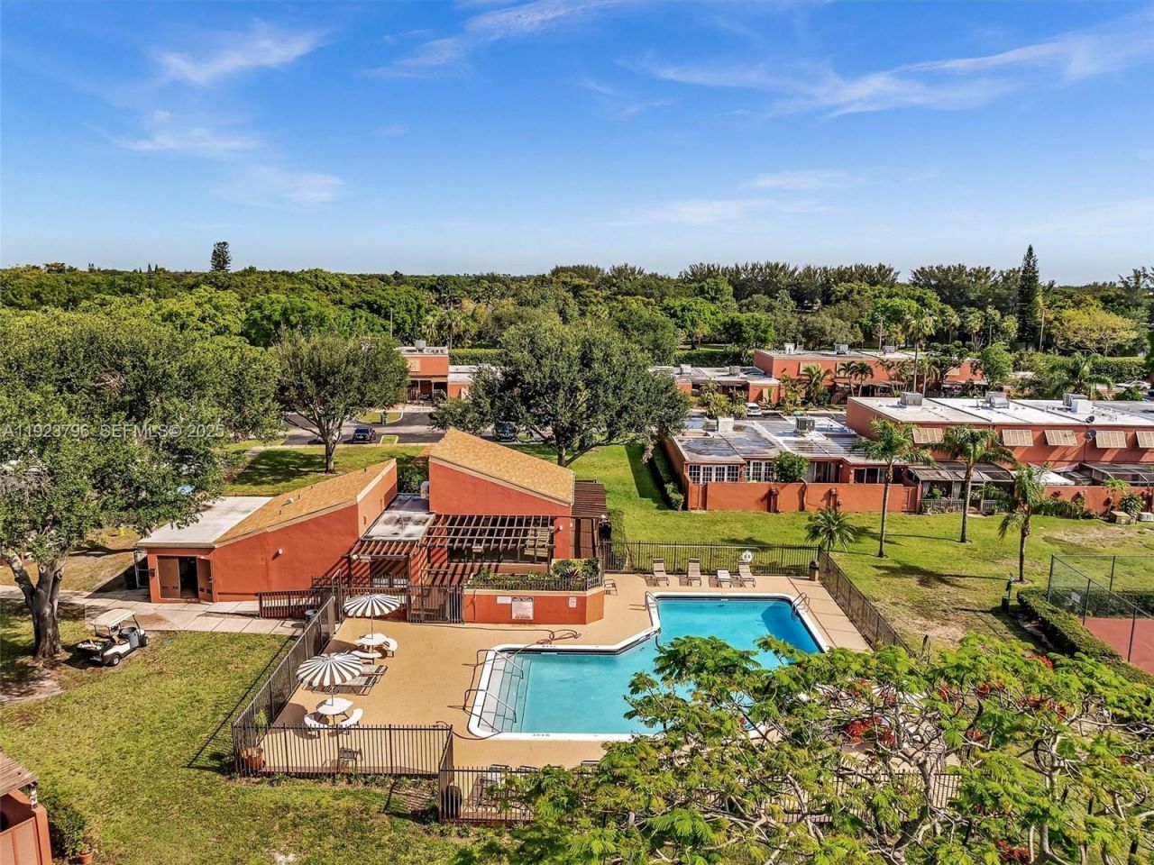 1489 Fairway Rd, Pembroke Pines, FL 33026 Photo