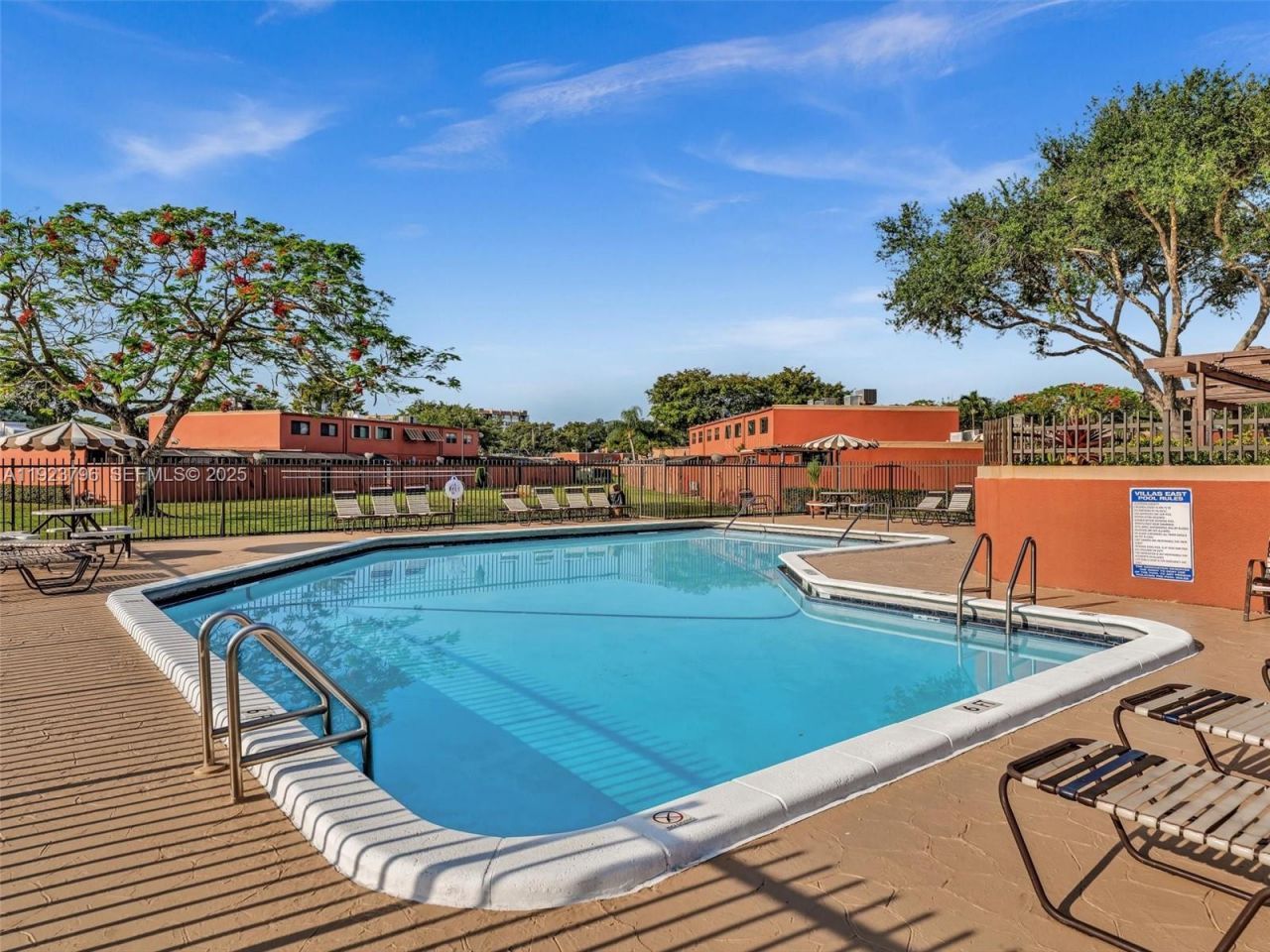 1489 Fairway Rd, Pembroke Pines, FL 33026 Photo