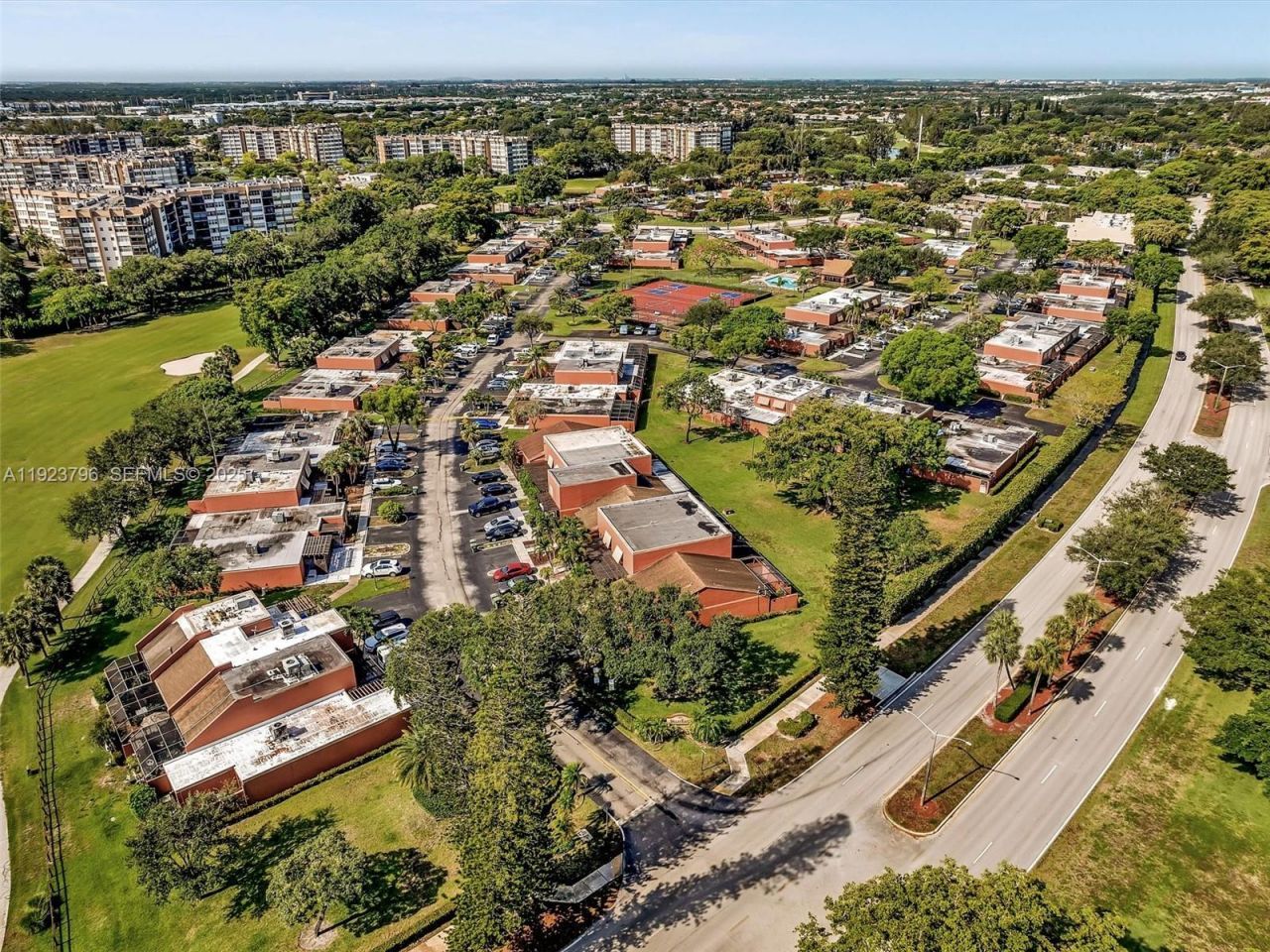 1489 Fairway Rd, Pembroke Pines, FL 33026 Photo