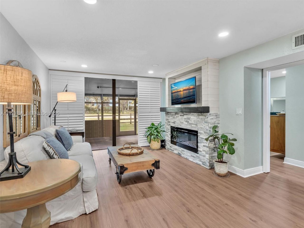 1489 Fairway Rd, Pembroke Pines, FL 33026 Photo