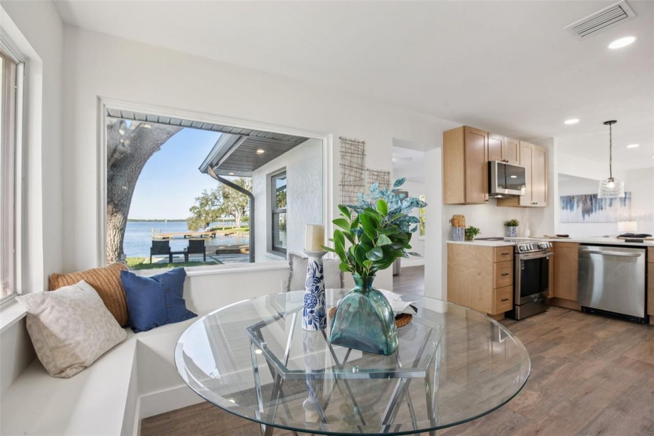 1739 Bayou Grande Boulevard Ne, Saint Petersburg, FL 33703 Photo