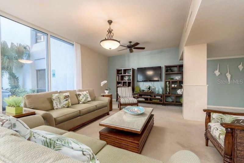 440 S Gulfview Boulevard, Unit 1004, Clearwater Beach, FL 33767 Photo