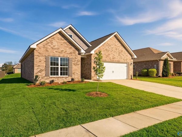 107 River Pointe Drive, New Market, AL 35761