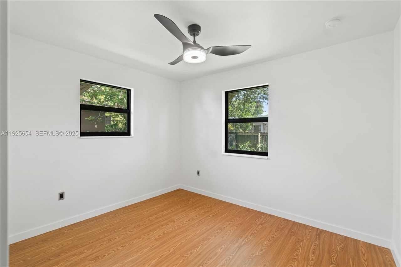 1745 NW 151st St, Miami Gardens, FL 33054 Photo