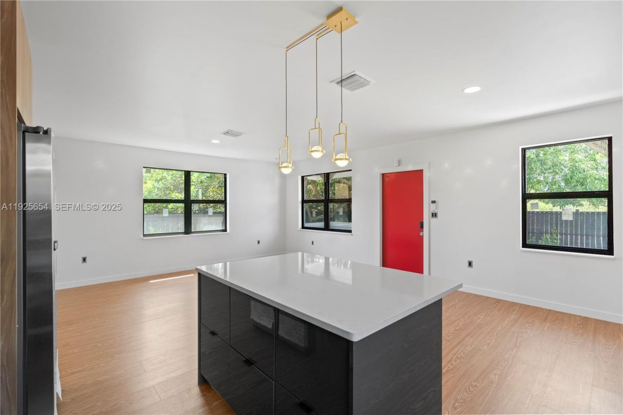 1745 NW 151st St, Miami Gardens, FL 33054 Photo