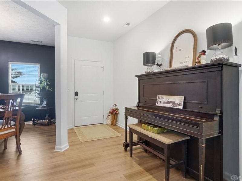 121 Mound Builder Place, Carlisle, OH 45005 Photo 12