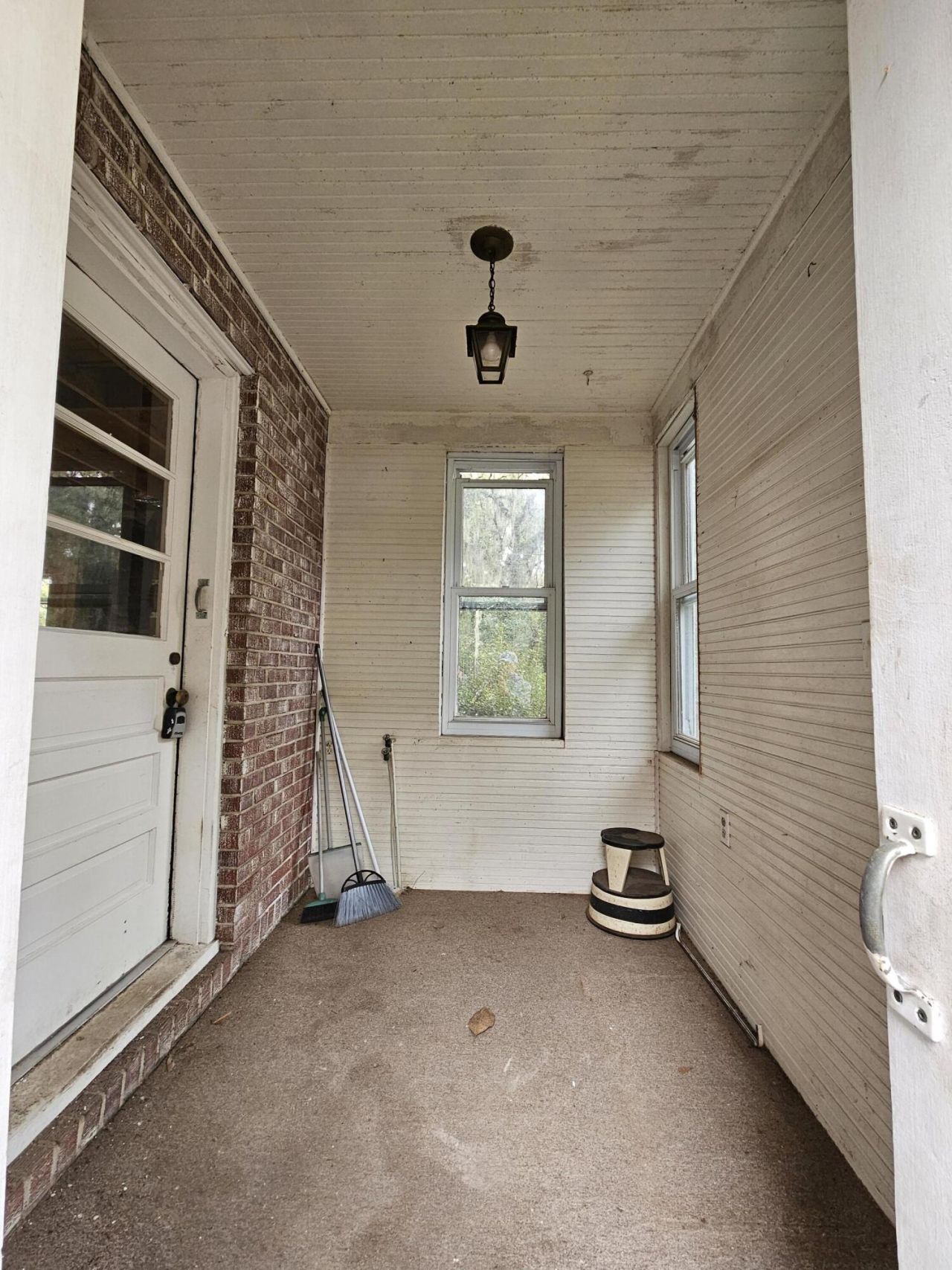 218 Yates Avenue Photo 11