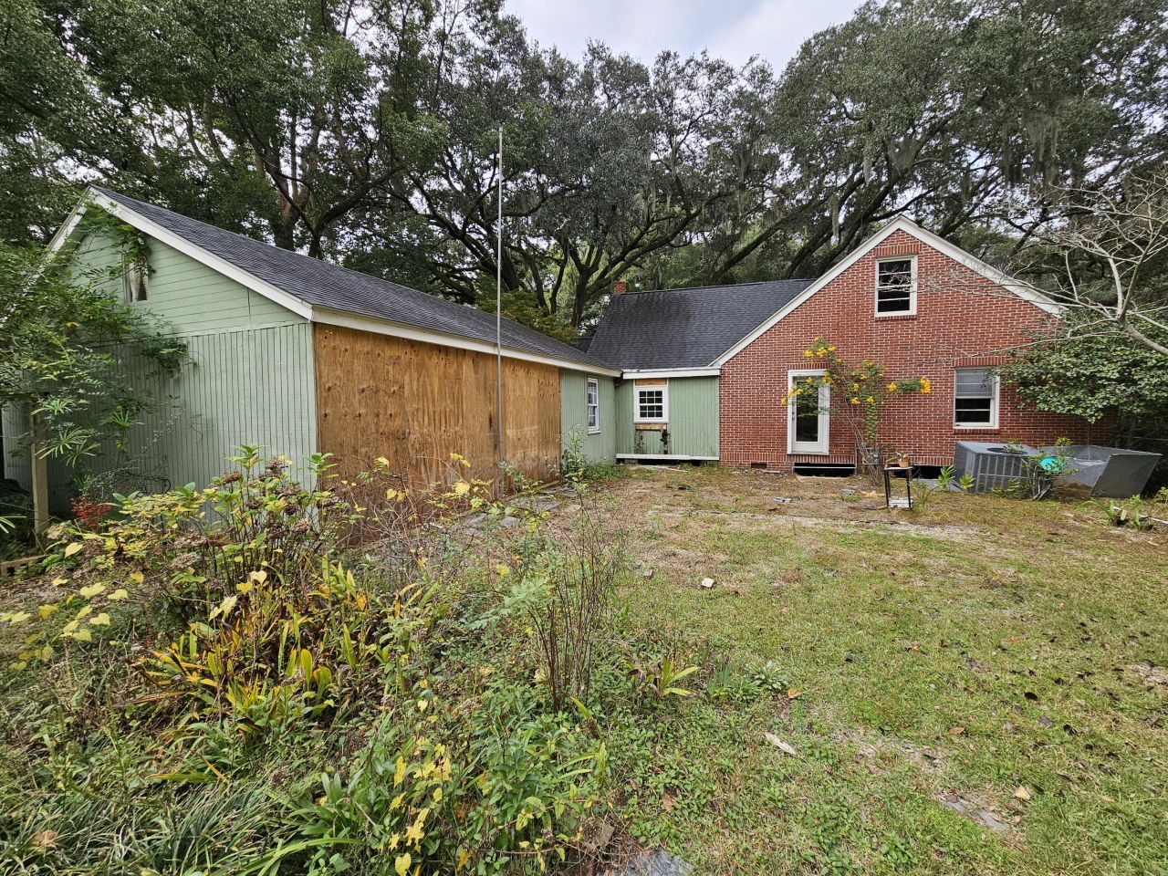 218 Yates Avenue Photo 13