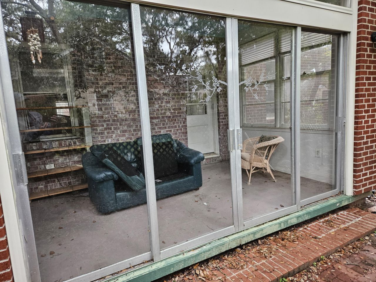 218 Yates Avenue Photo 15