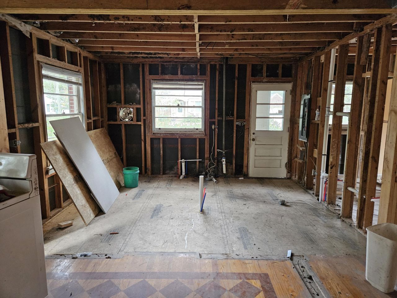 218 Yates Avenue Photo 18