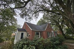 218 Yates Avenue photo 4