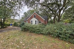 218 Yates Avenue photo 4