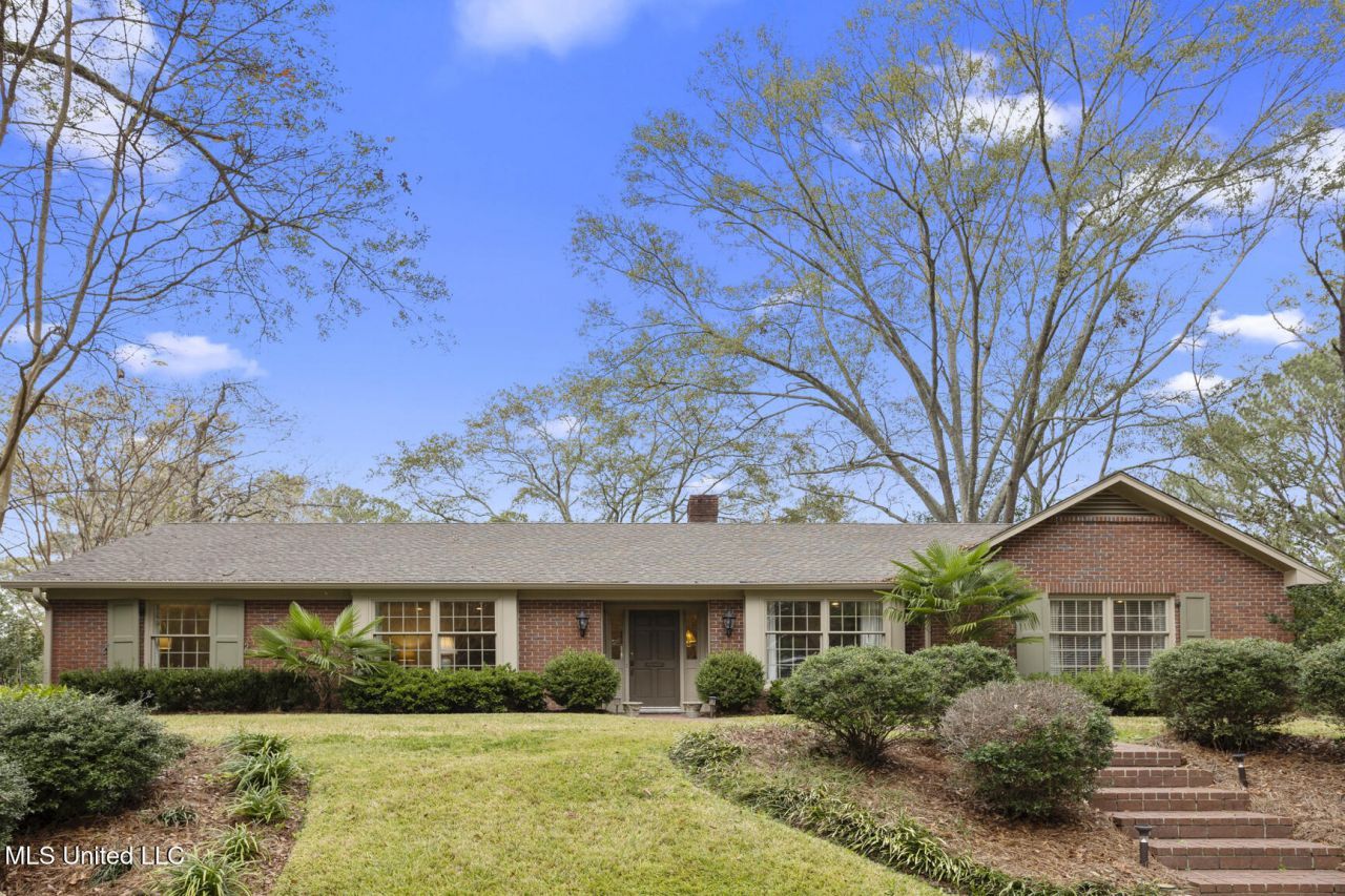 5550 River Thames Road, Jackson, MS 39211 Main Photo