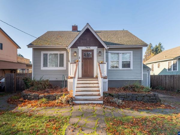 745 16th St NE, Salem, OR 97301