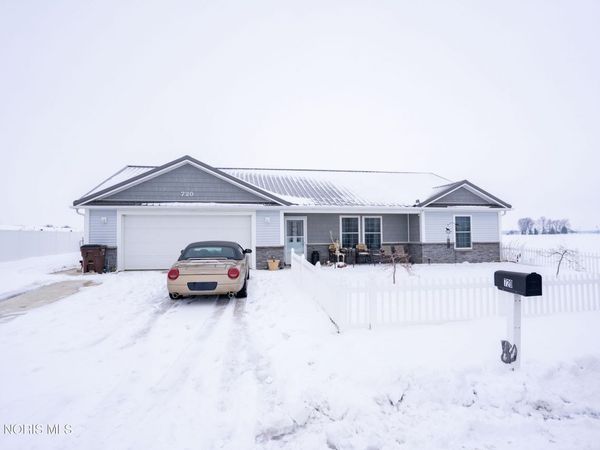 720 Bergman Drive, Sherwood, OH 43556