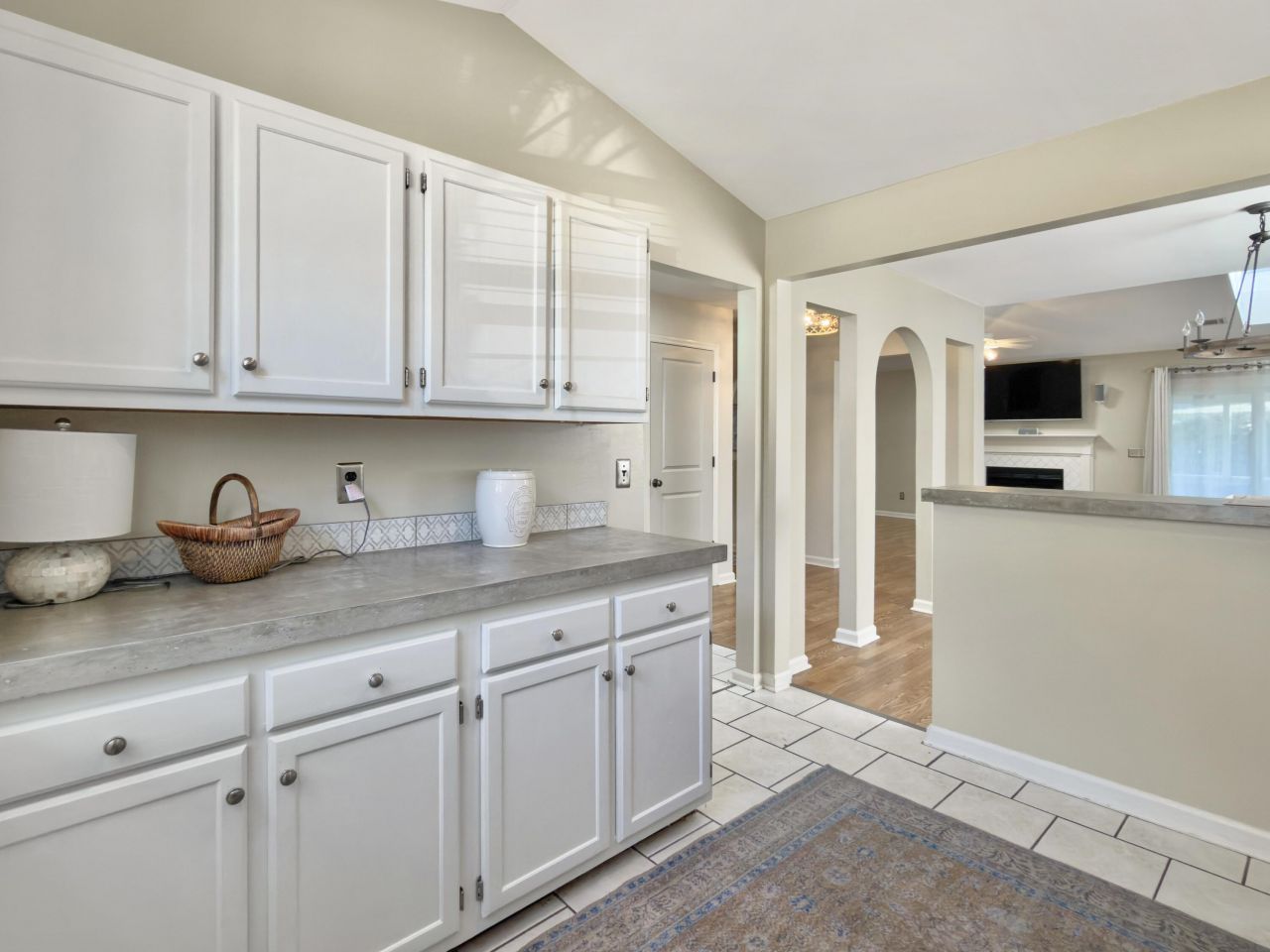 1246 Llewellyn Road Photo 13