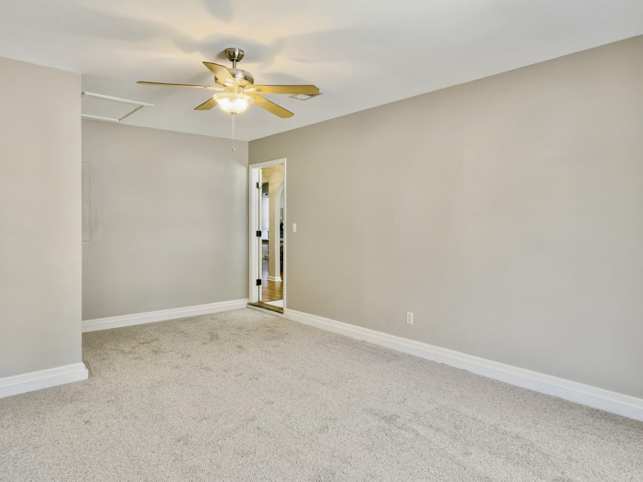 1246 Llewellyn Road Photo 40