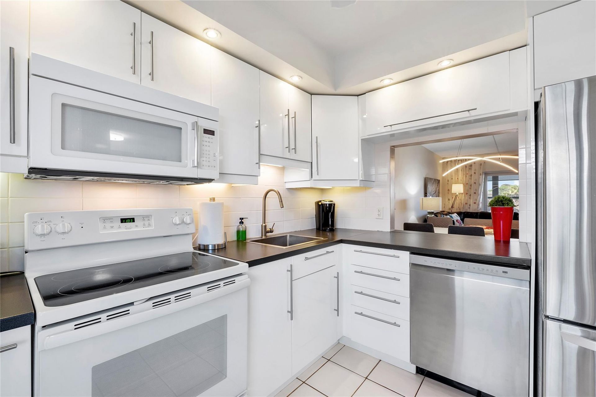 601 NW 76th Ter, Unit 208, Margate, FL 33063 Photo