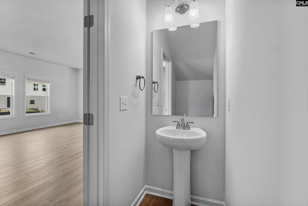 121 Bartlett Drive Photo 10