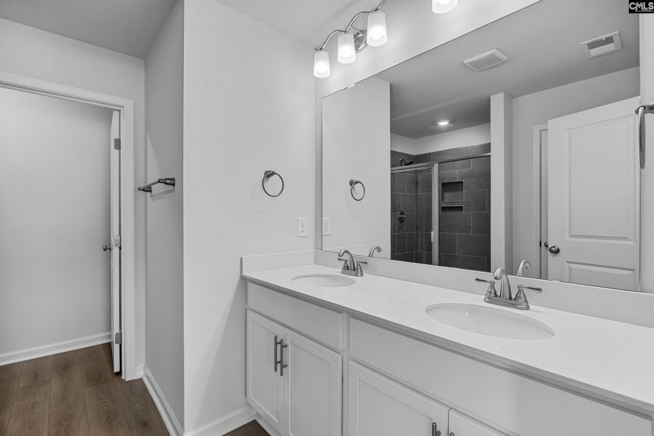 121 Bartlett Drive Photo 15