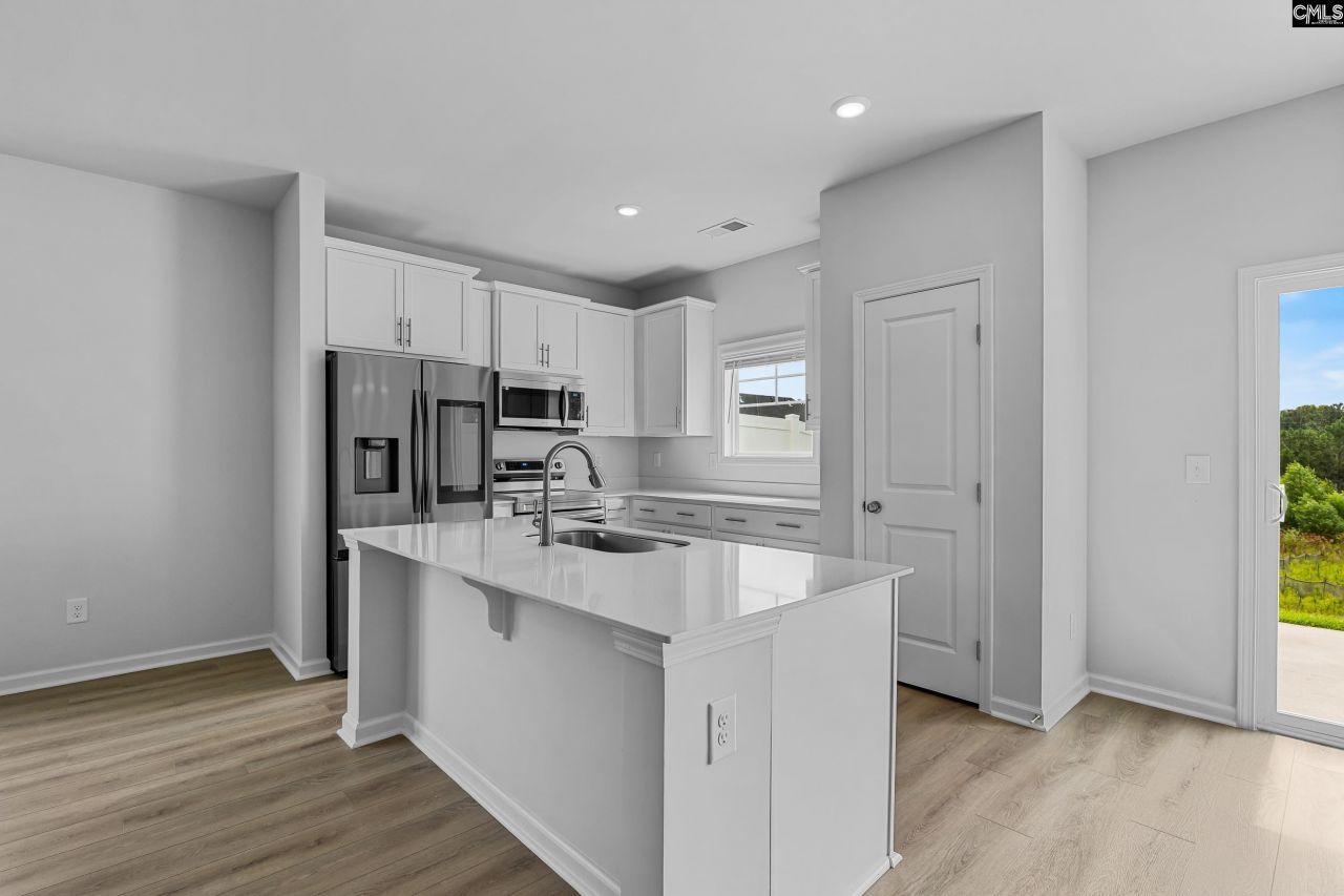 121 Bartlett Drive Photo 4