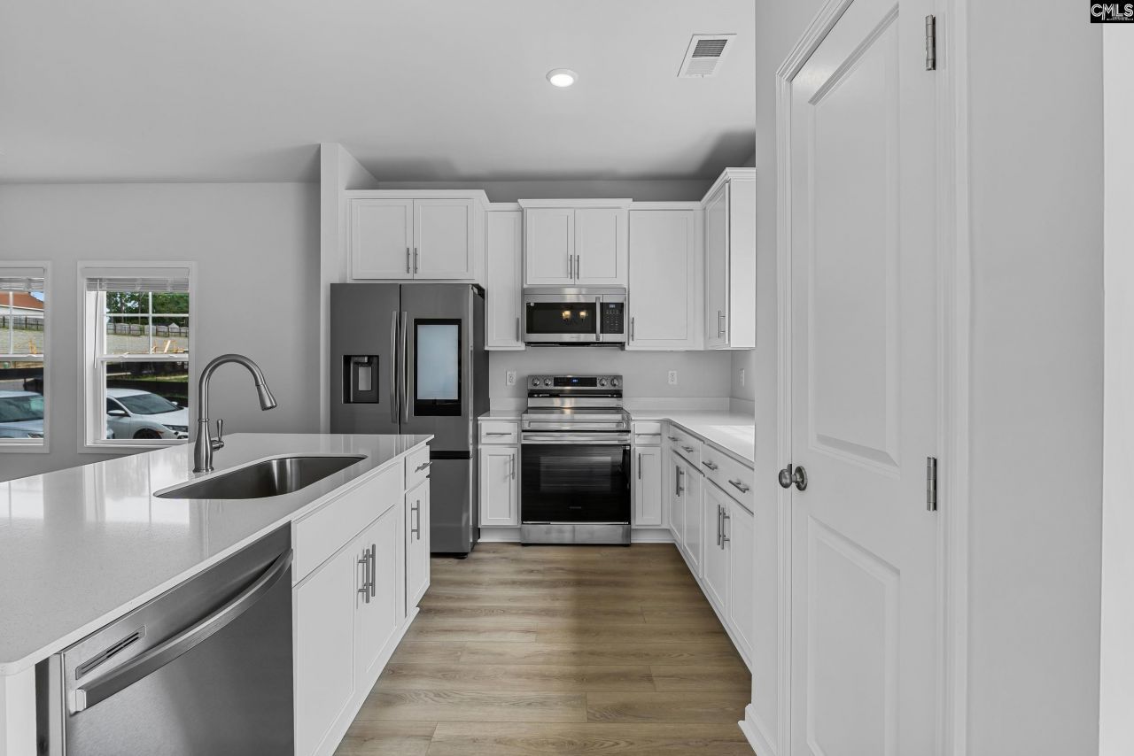 121 Bartlett Drive Photo 5