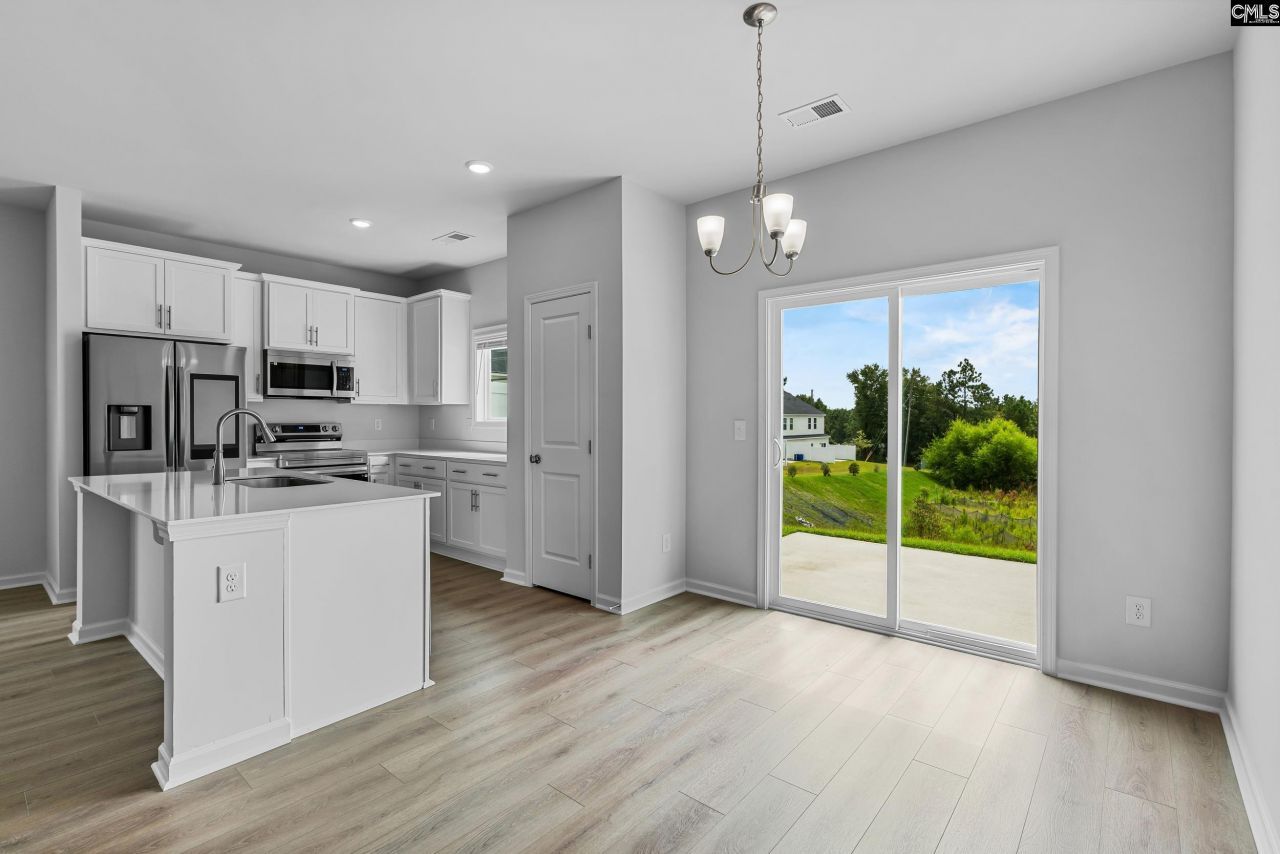 121 Bartlett Drive Photo 8