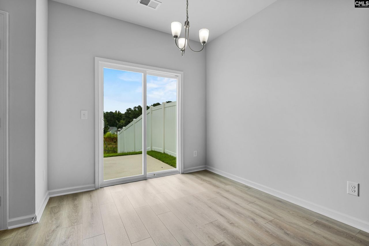 121 Bartlett Drive Photo 9