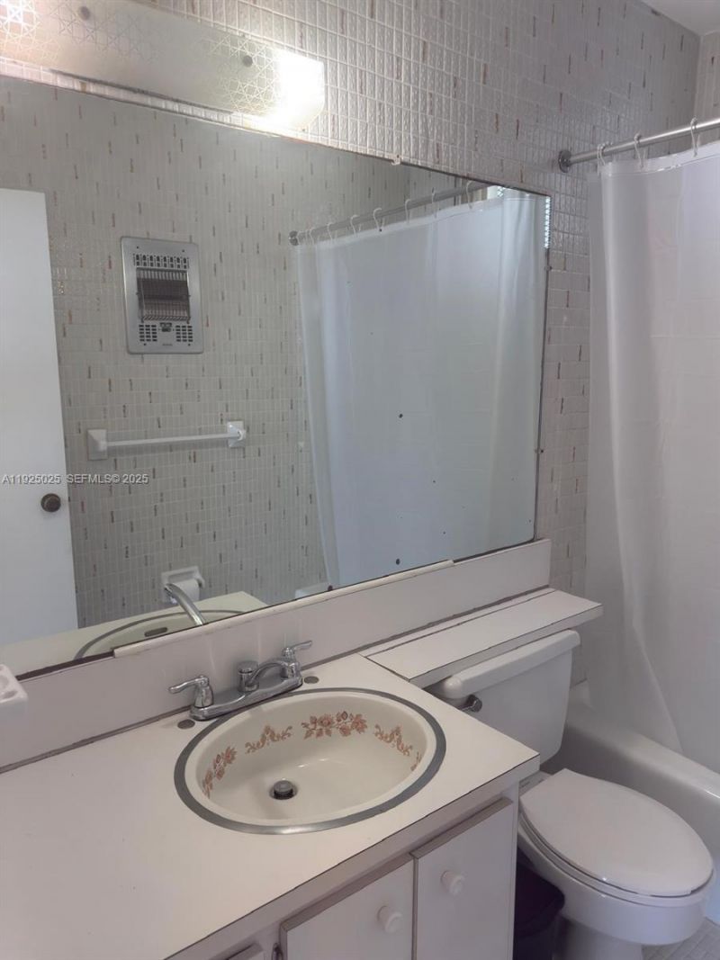 7800 Carlyle Ave., Unit 6C, Miami Beach, FL 33141 Photo