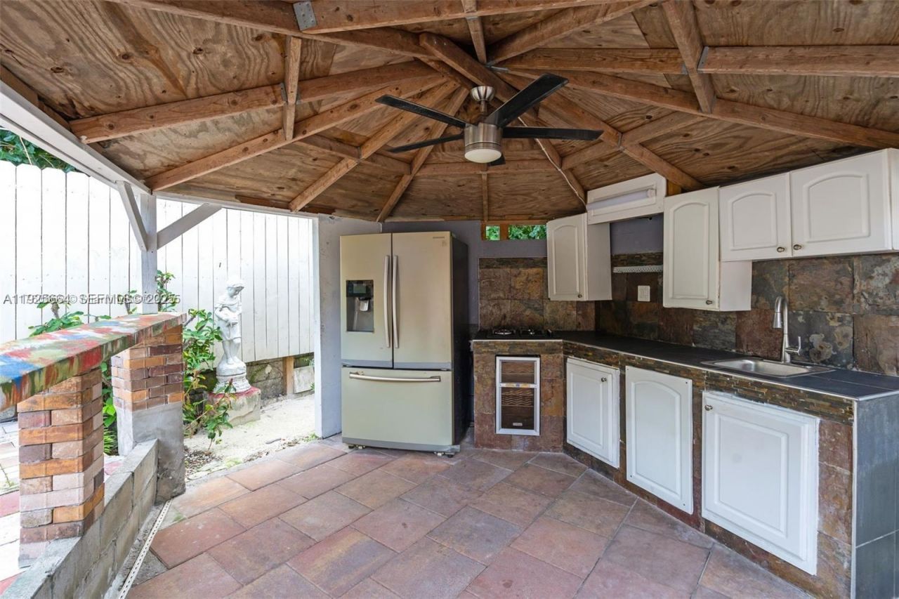 3800 Charles Ter, Miami, FL 33133 Photo