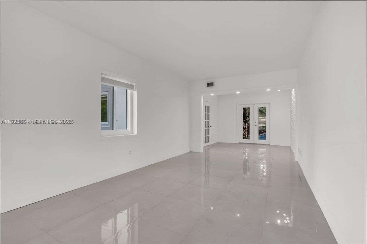3800 Charles Ter, Miami, FL 33133 Photo