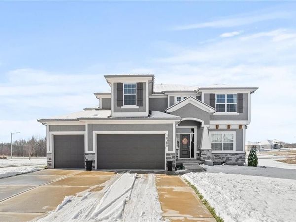 10308 N Oakland Avenue, Kansas City, MO 64157