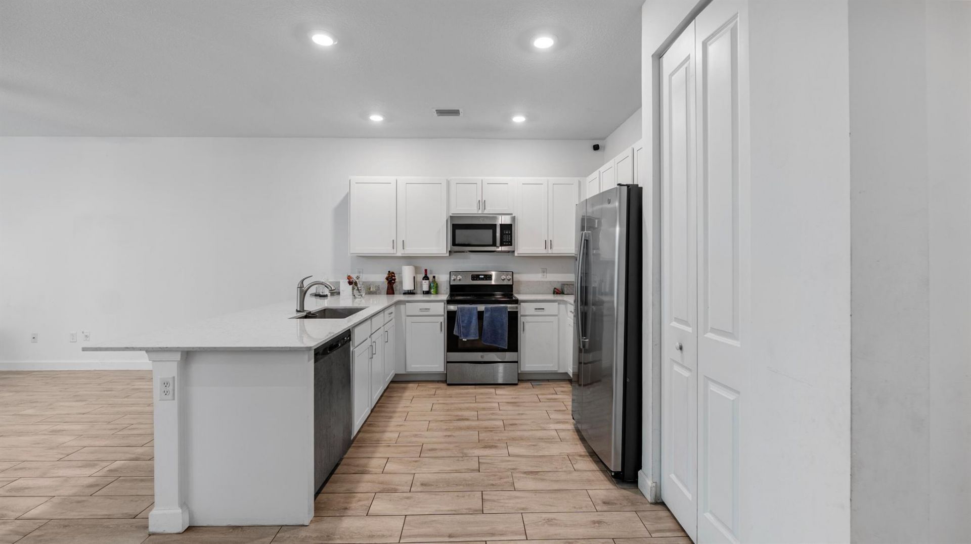 4407 Hemlock Drive, Riviera Beach, FL 33410 Photo