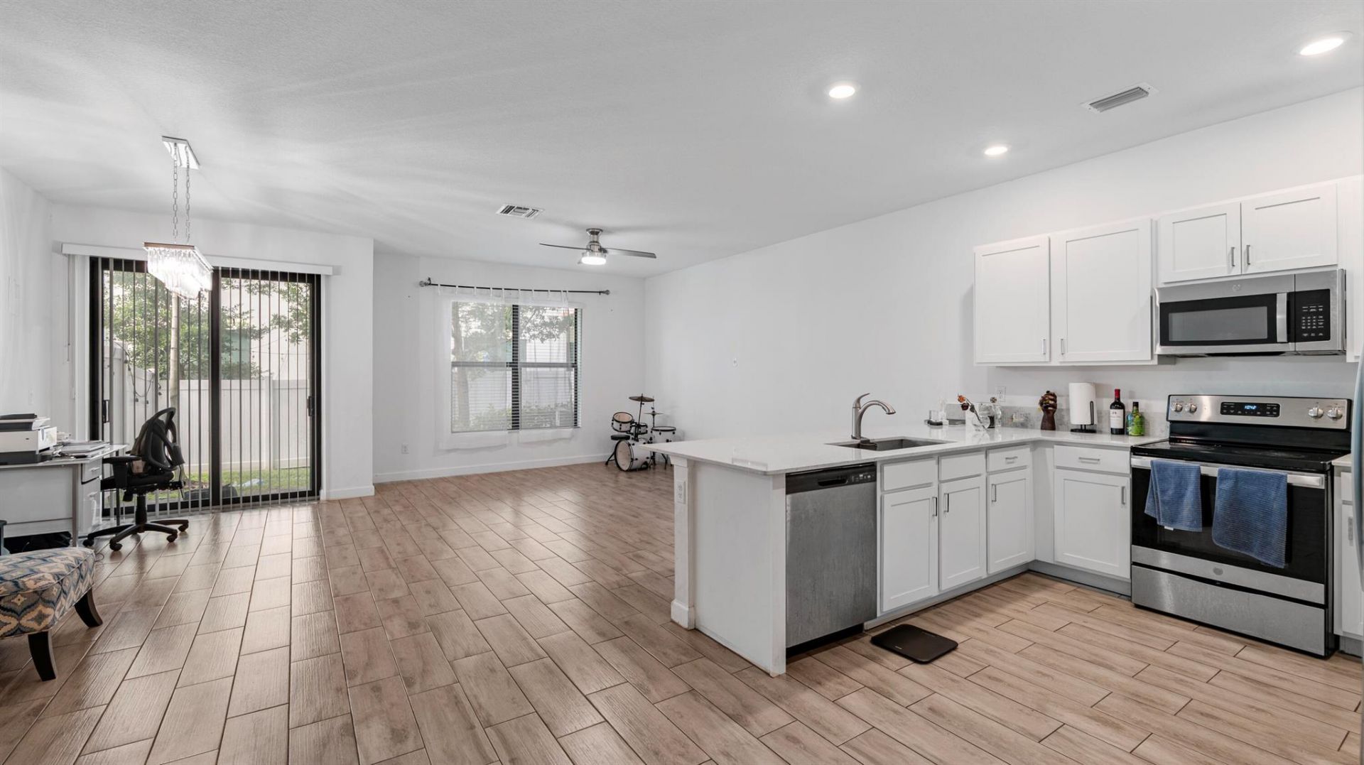 4407 Hemlock Drive, Riviera Beach, FL 33410 Photo