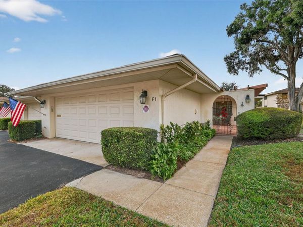 100 S TREMAIN STREET, Unit F1, MOUNT DORA, FL 32757