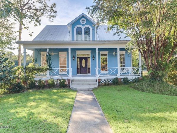 1066 Conley Circle, Ocean Springs, MS 39564