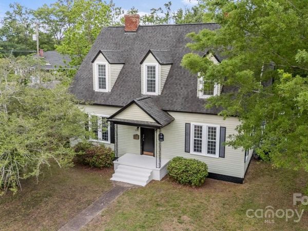 301 W Central Street, Maxton, NC 28364