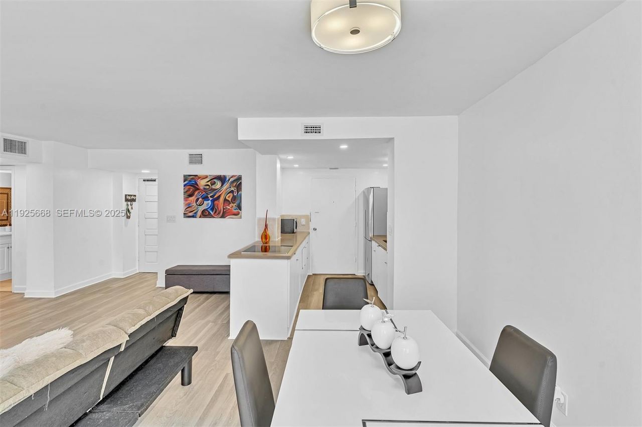 430 Golden Isles Dr, Unit 803, Hallandale Beach, FL 33009 Photo