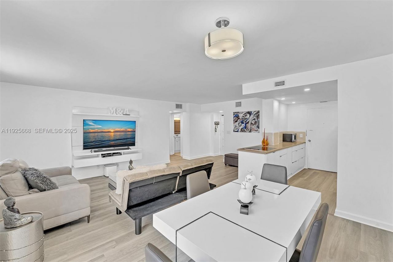 430 Golden Isles Dr, Unit 803, Hallandale Beach, FL 33009 Photo