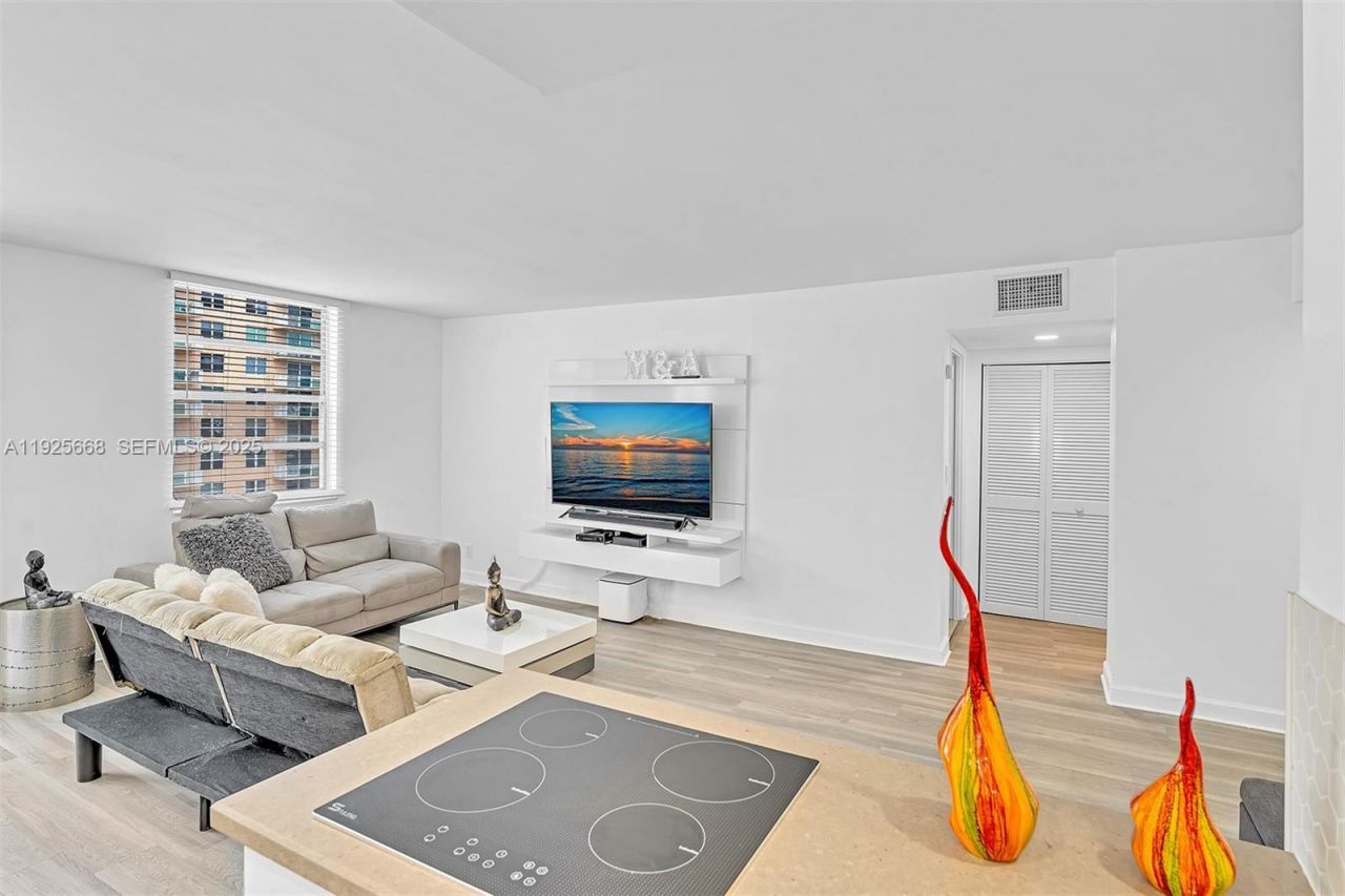 430 Golden Isles Dr, Unit 803, Hallandale Beach, FL 33009 Photo