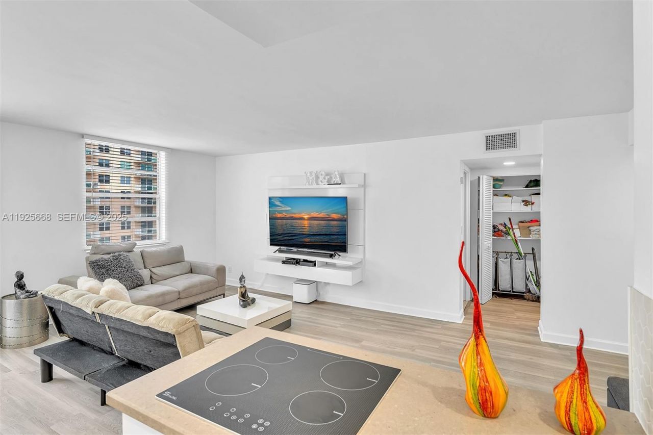 430 Golden Isles Dr, Unit 803, Hallandale Beach, FL 33009 Photo