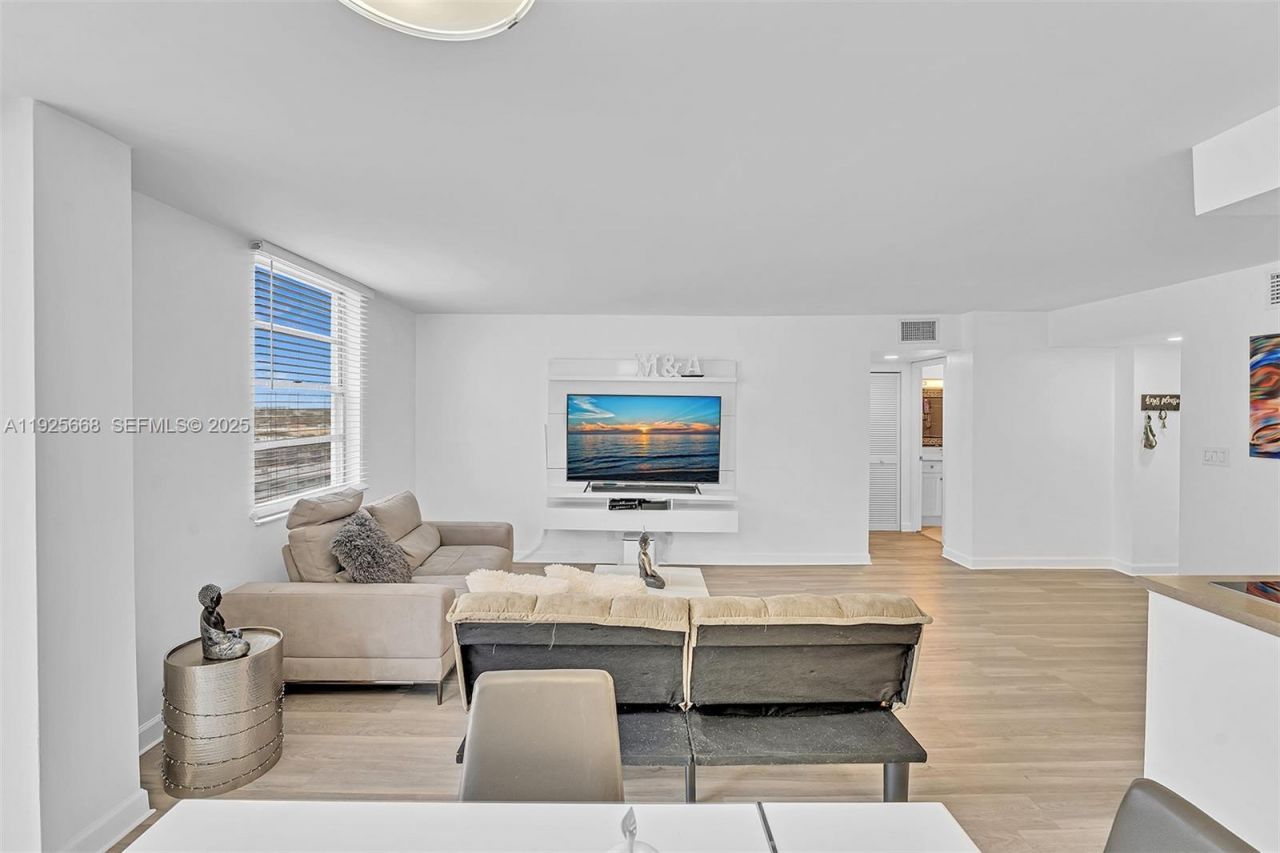 430 Golden Isles Dr, Unit 803, Hallandale Beach, FL 33009 Photo