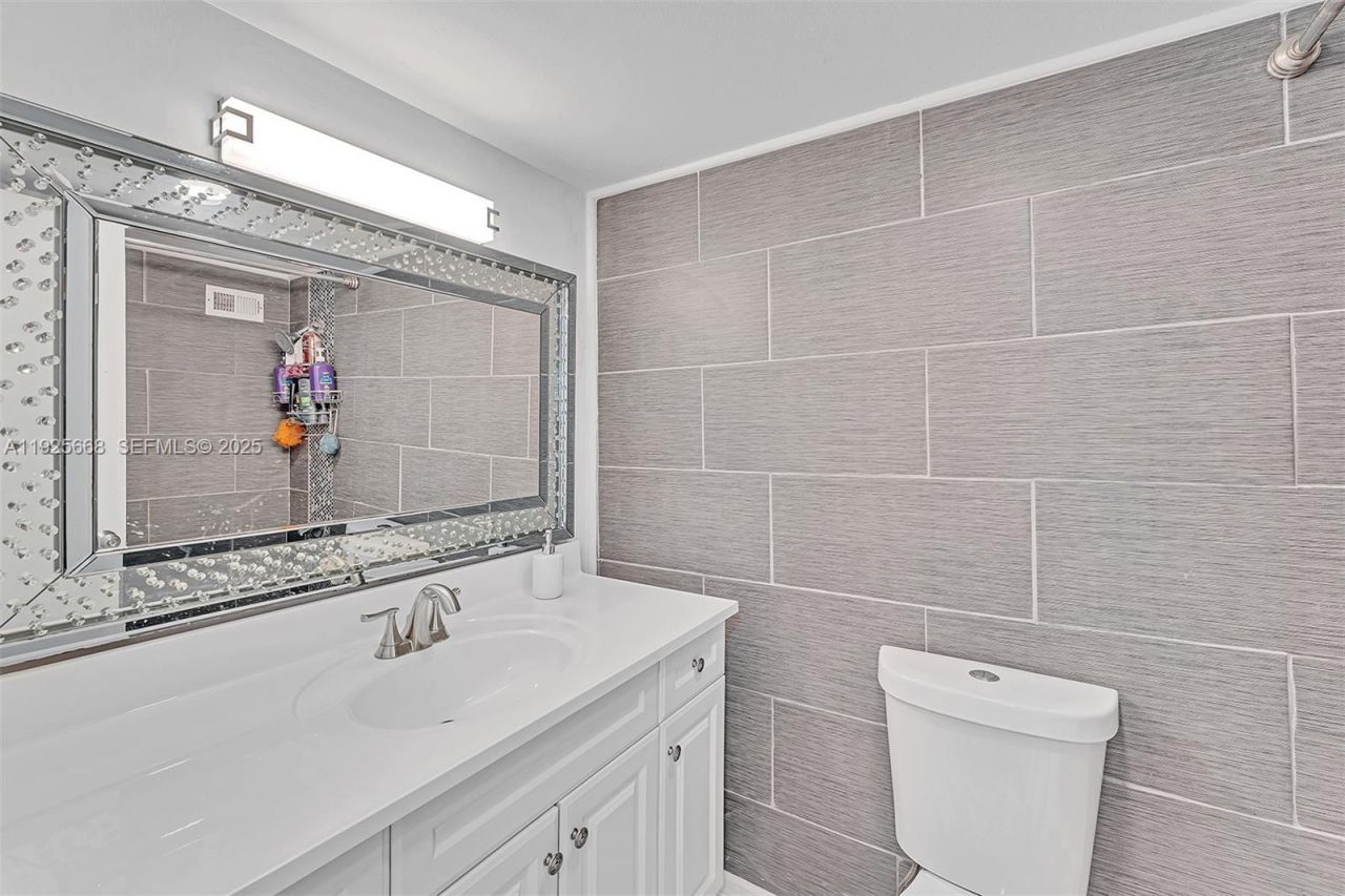 430 Golden Isles Dr, Unit 803, Hallandale Beach, FL 33009 Photo