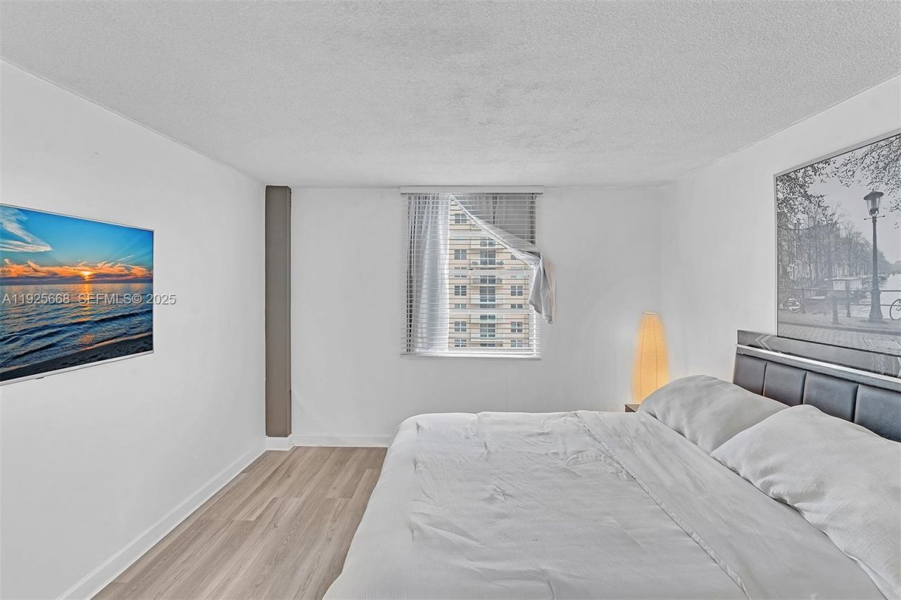 430 Golden Isles Dr, Unit 803, Hallandale Beach, FL 33009 Photo