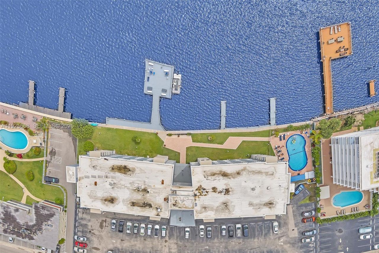 430 Golden Isles Dr, Unit 803, Hallandale Beach, FL 33009 Photo