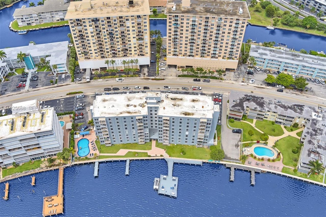 430 Golden Isles Dr, Unit 803, Hallandale Beach, FL 33009 Photo