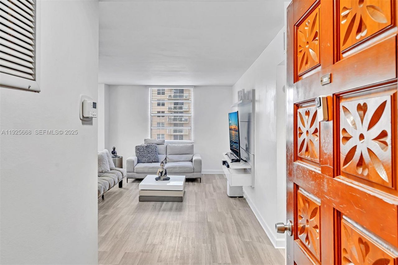 430 Golden Isles Dr, Unit 803, Hallandale Beach, FL 33009 Photo