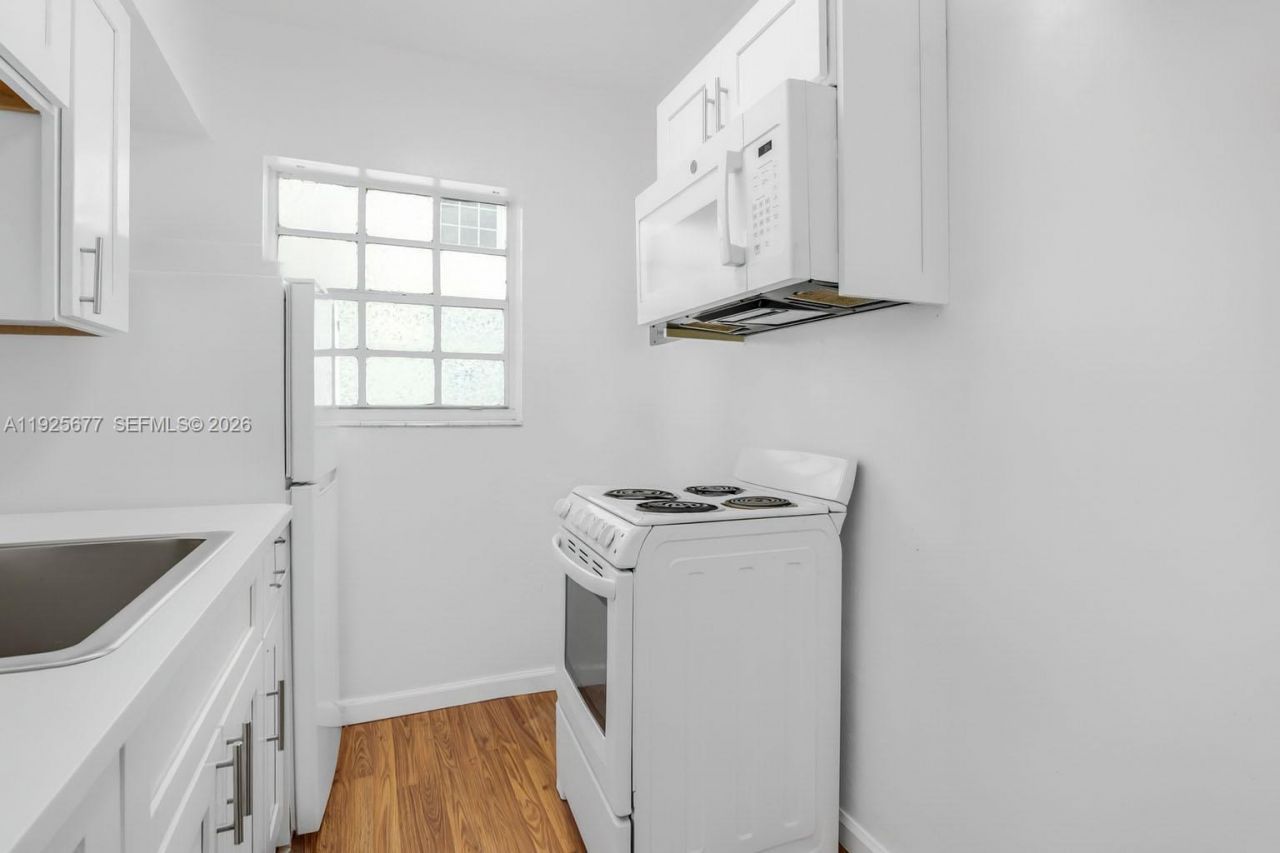 635 8th St, Unit 205, Miami Beach, FL 33139 Photo