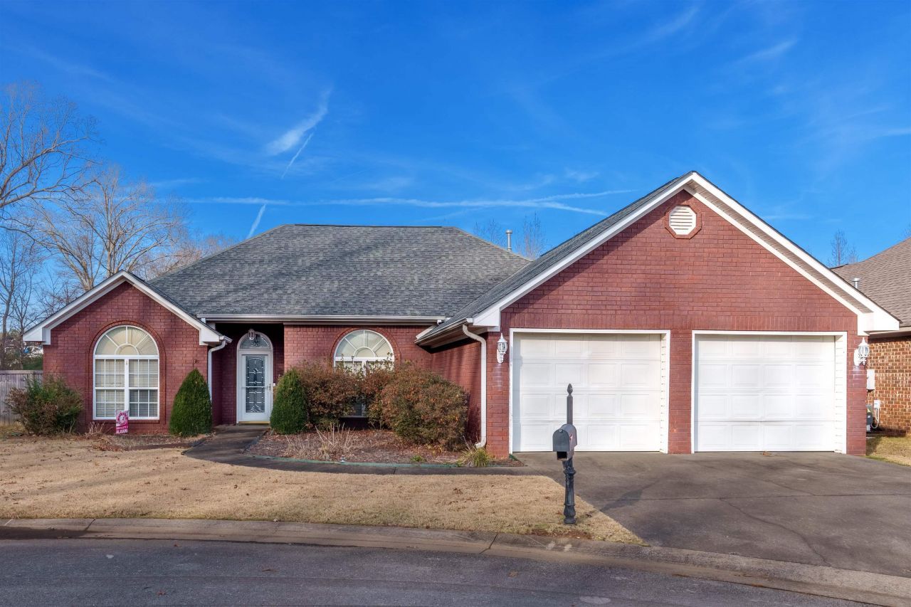 322 Dunolly Ln, Florence, AL 00000 Main Photo